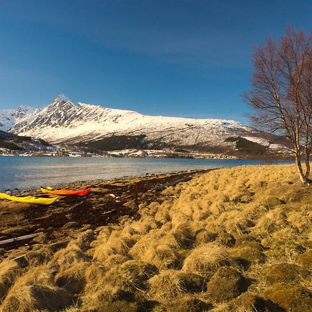 Готель Solhov, Castle Of The Lyngen Alps Lyngseidet Екстер'єр фото